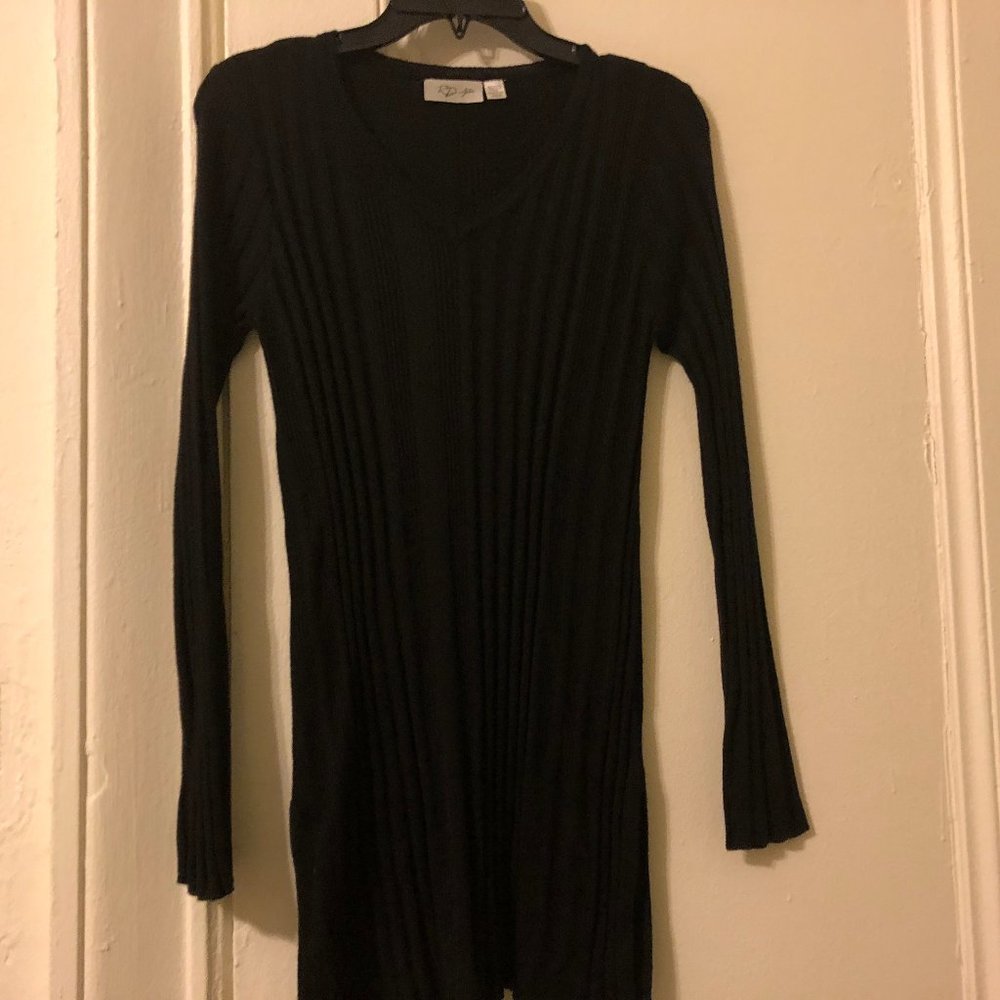 R Digitale Black Knit V-Neck Ribbed Sweater